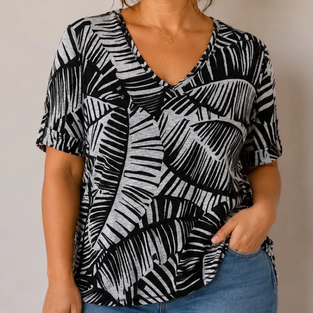 Chico's Large 100% LINEN Tropical Leaf Top Black White V Neck Coastal Resort